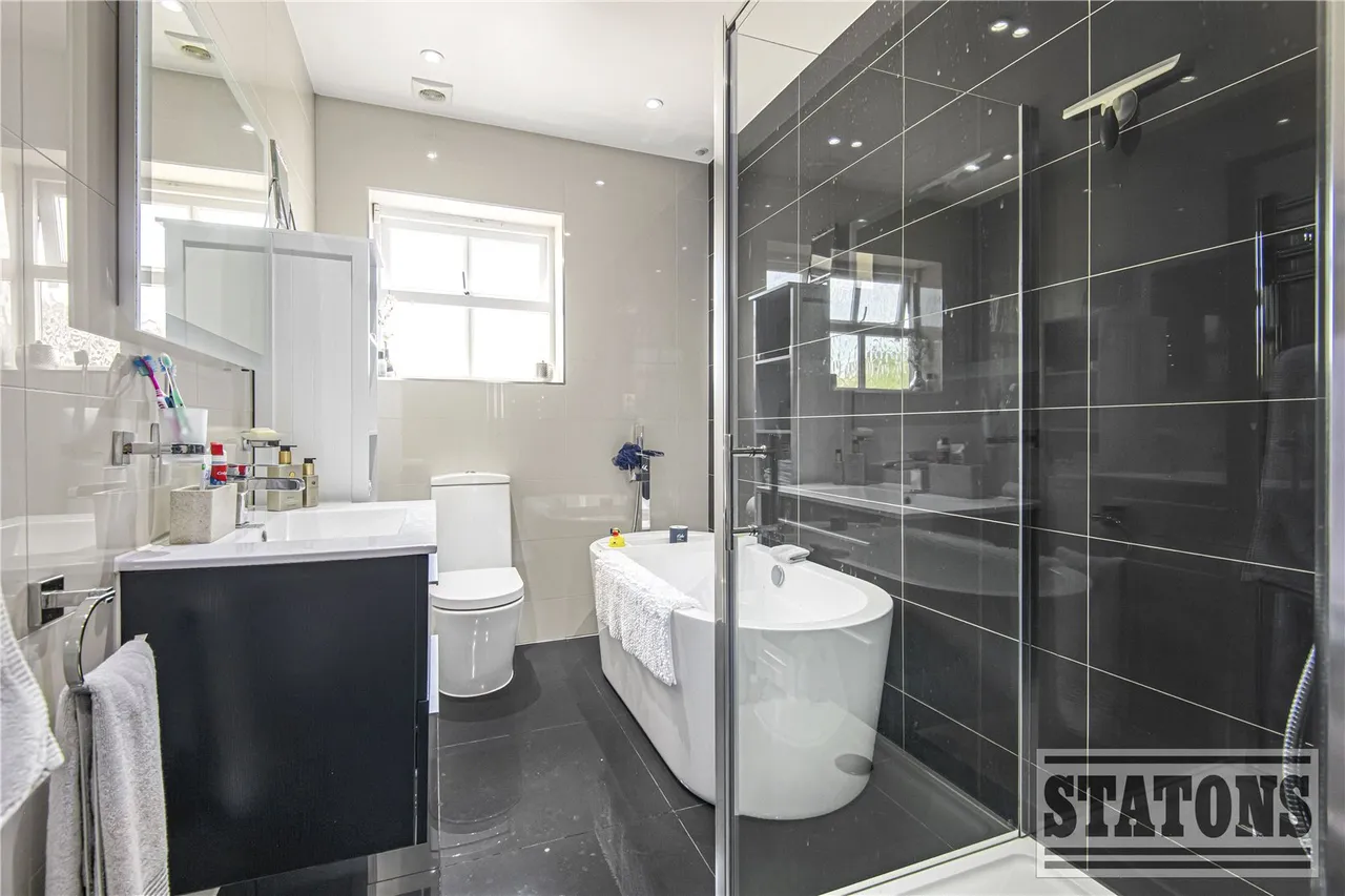Bluebell Drive, Goffs Oak, Hertfordshire, EN7 6SA, photo 20