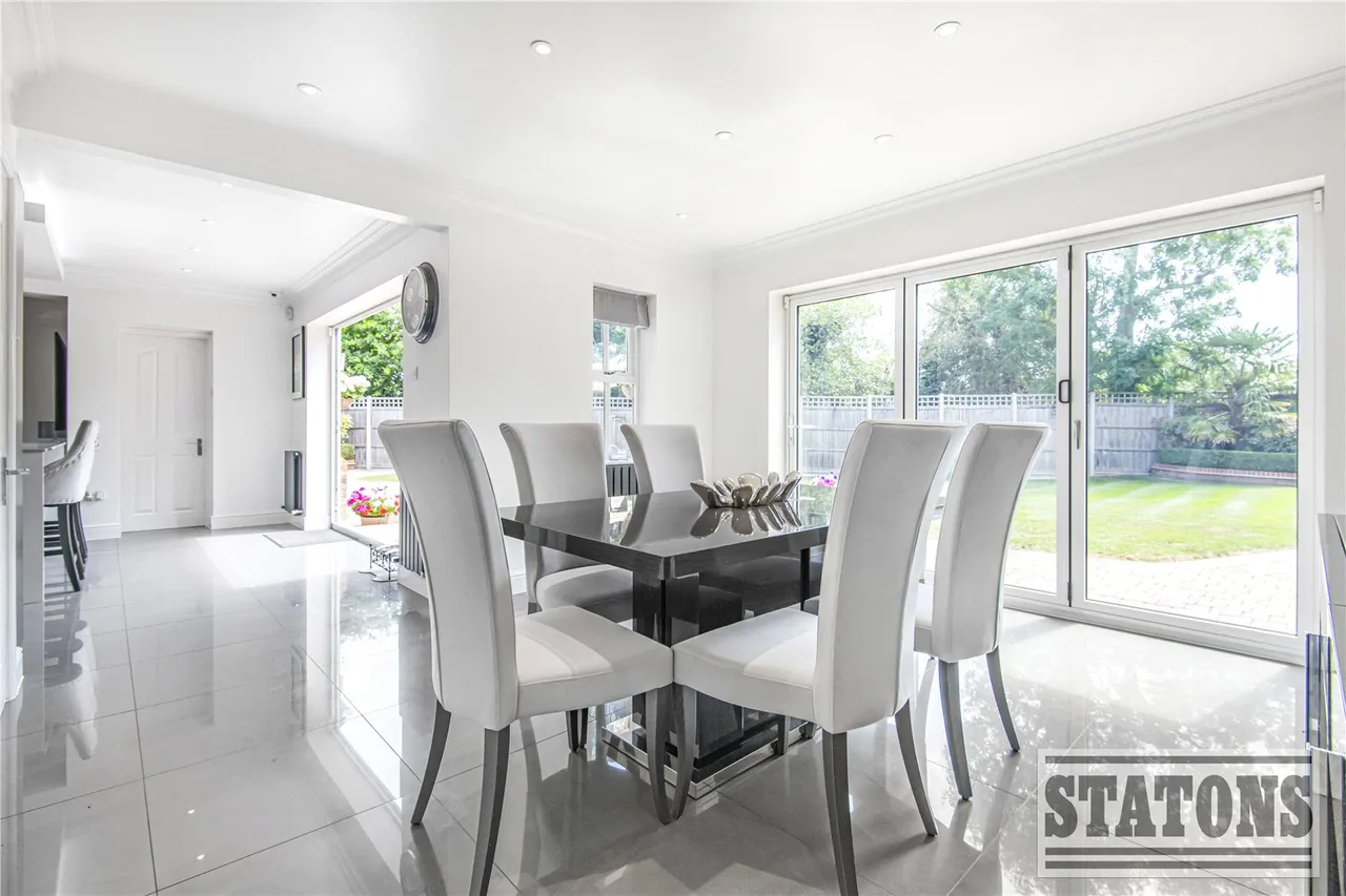 Bluebell Drive, Goffs Oak, Hertfordshire, EN7 6SA, photo 7