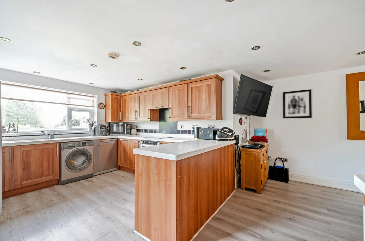 Main Street, Willerby, HU10, photo 16
