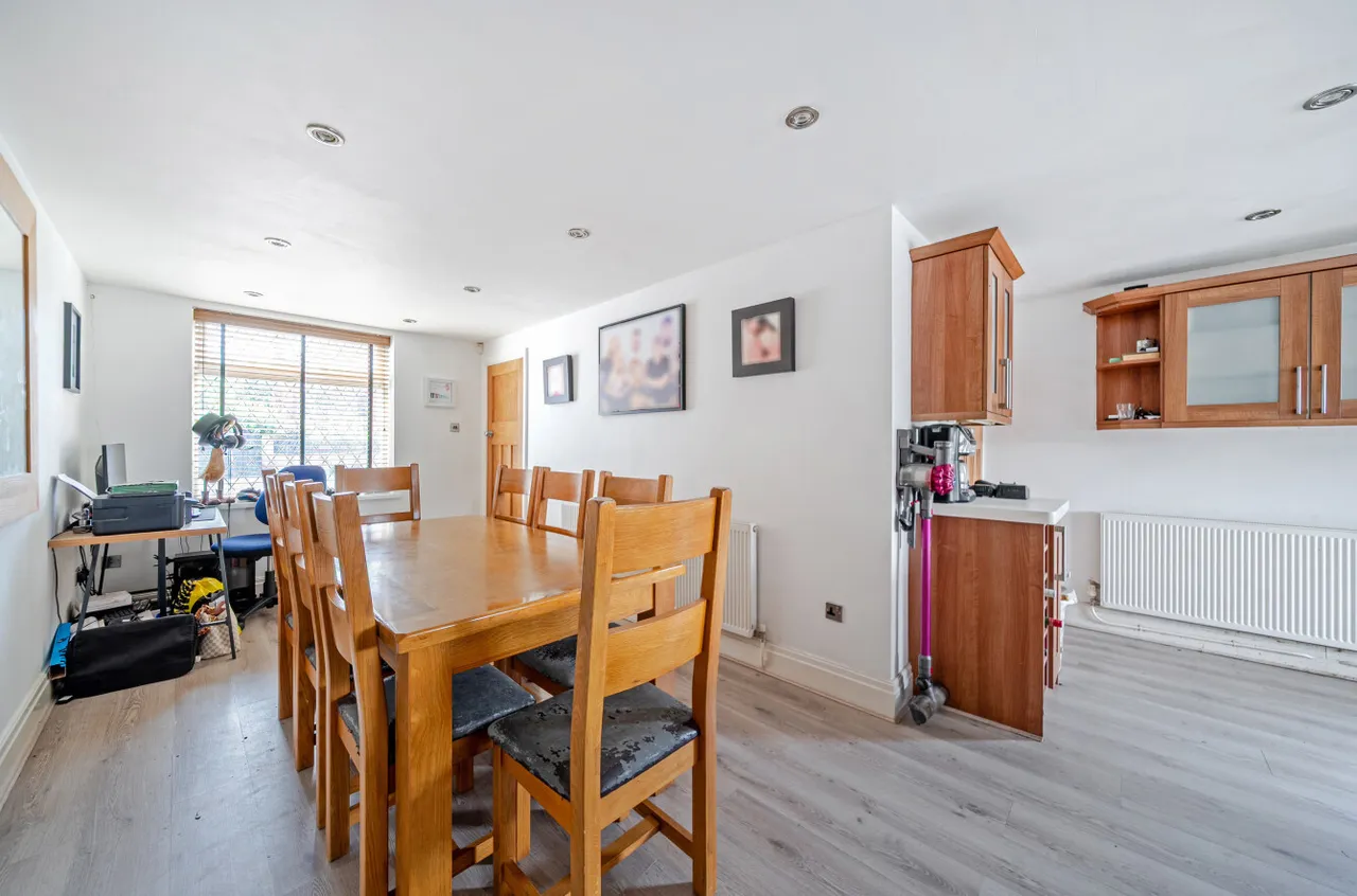 Main Street, Willerby, HU10, photo 4