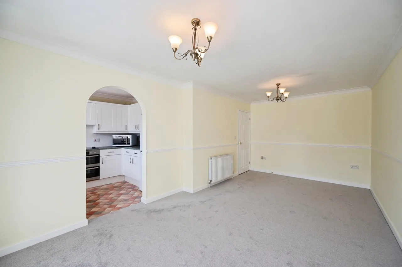 Wheatlands Avenue, Hayling Island, PO11, photo 3
