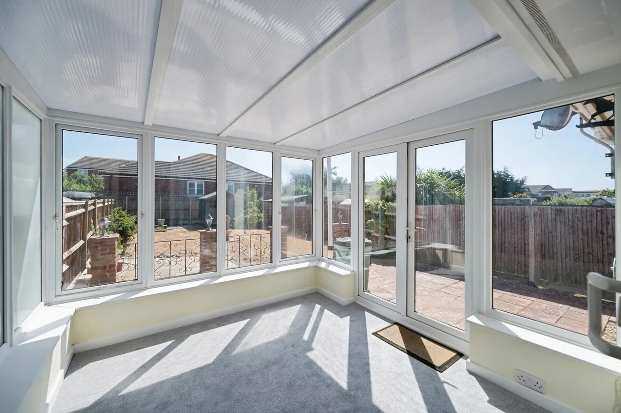 Wheatlands Avenue, Hayling Island, PO11, photo 7