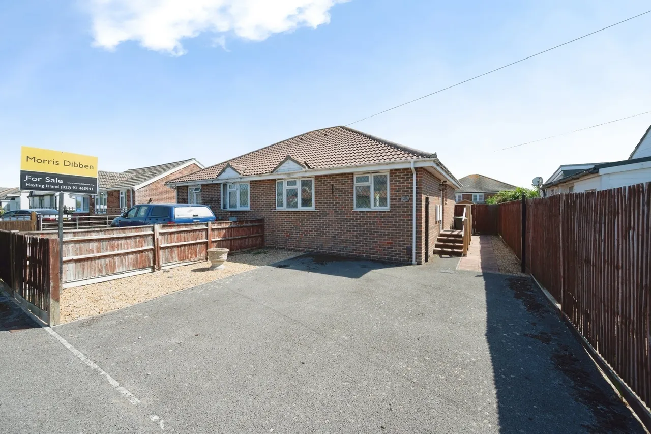 2 bed house for sale, Wheatlands Avenue, Hayling Island, PO11