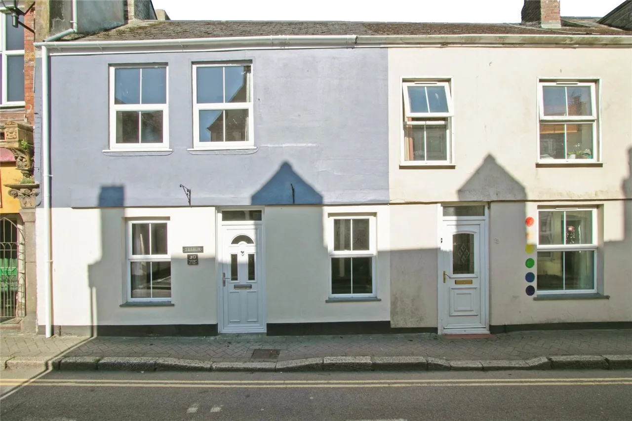 3 bed house for sale, Fore Street, St. Columb Major, TR9
