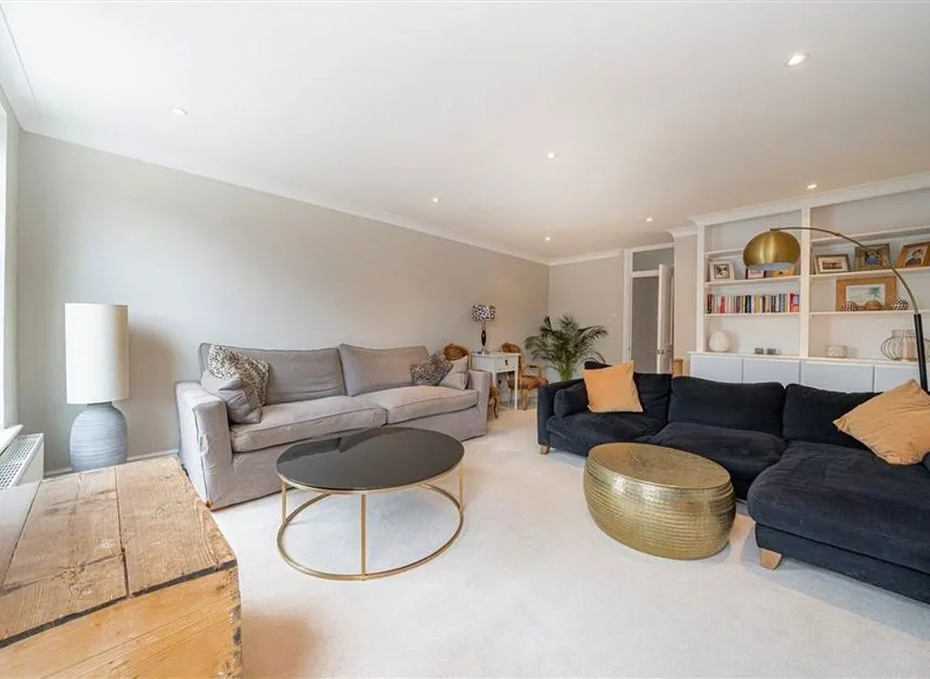 Broom Park, Teddington, TW11, photo 2