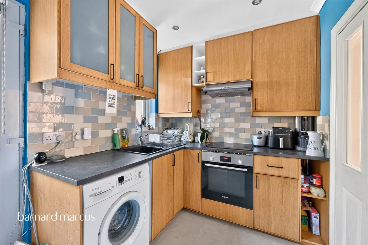 Harrow Road East, Dorking, RH4, photo 3