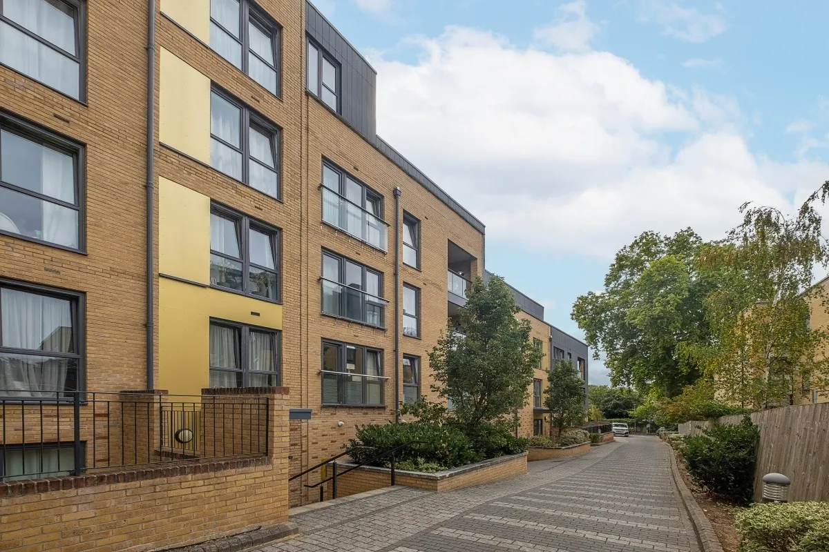 3 bed flat to rent — London Road, Isleworth, TW7
