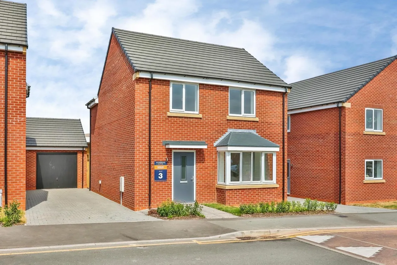 4 bed house for sale — Monument View, Emperors Way, Hucknall, Nottingham, NG15