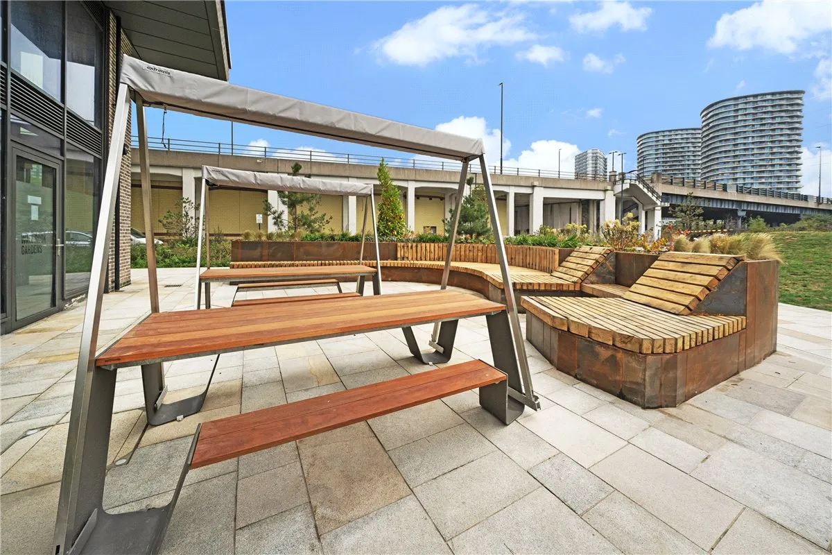 Heartwell Avenue, London, E16, photo 12