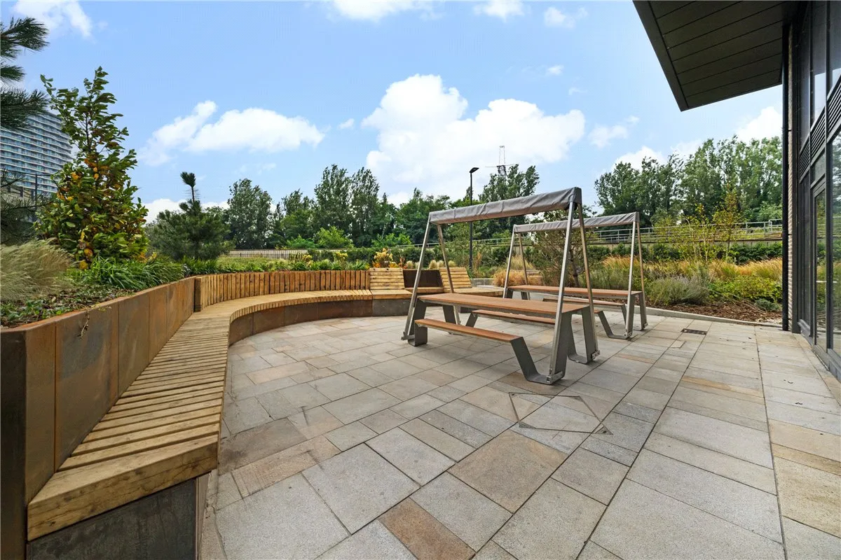 Heartwell Avenue, London, E16, photo 11