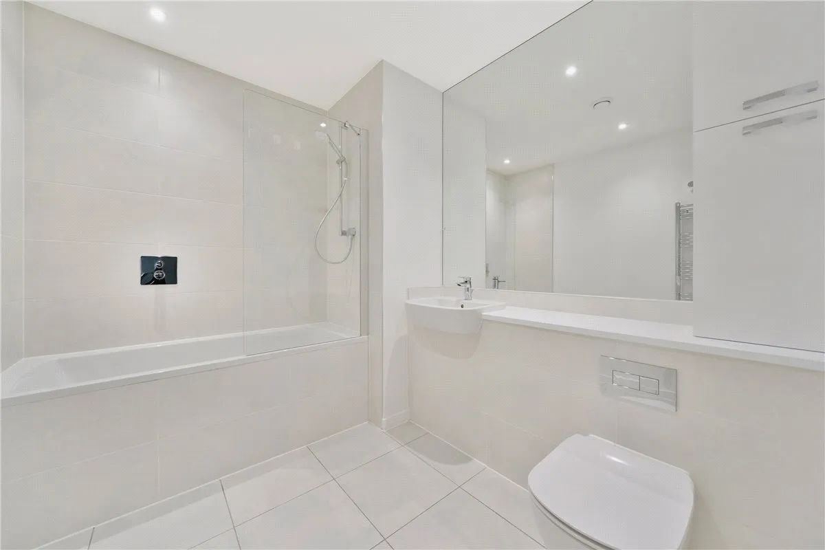 Heartwell Avenue, London, E16, photo 6