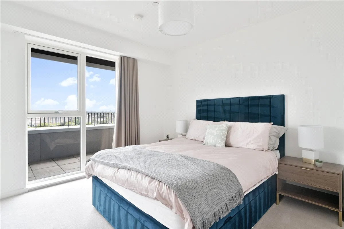 Heartwell Avenue, London, E16, photo 3