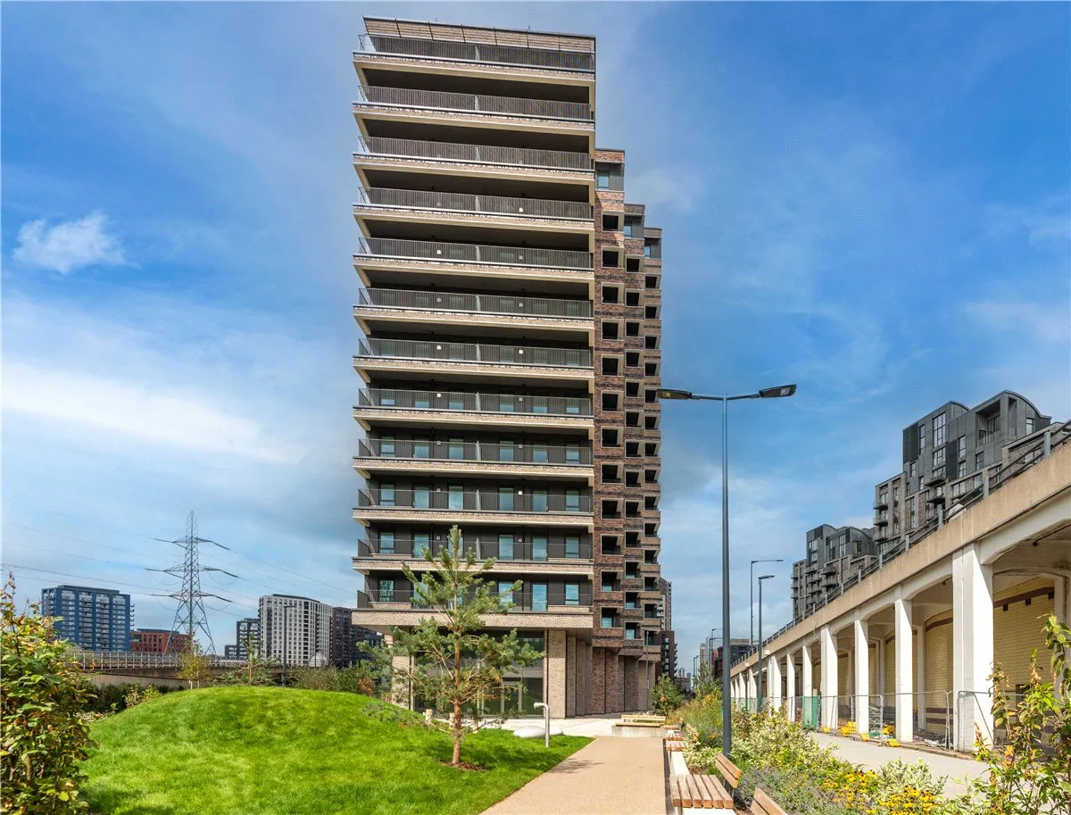 Heartwell Avenue, London, E16, photo 10