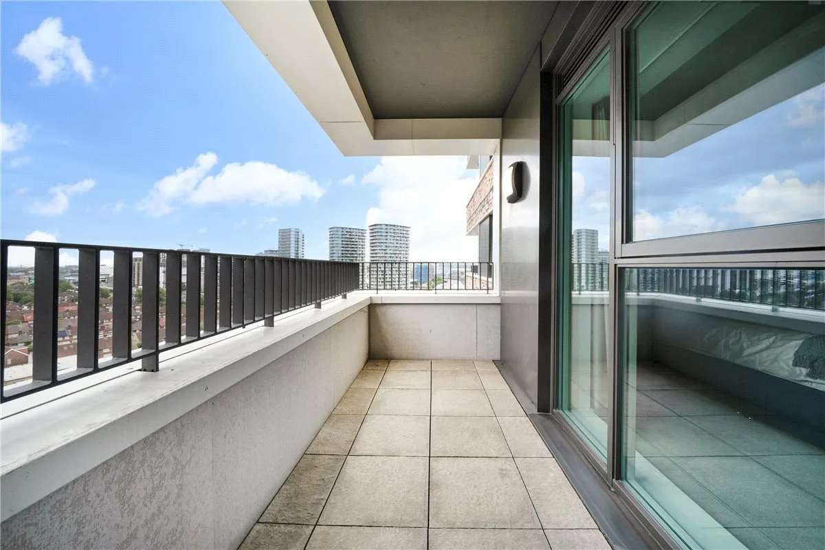 Heartwell Avenue, London, E16, photo 9