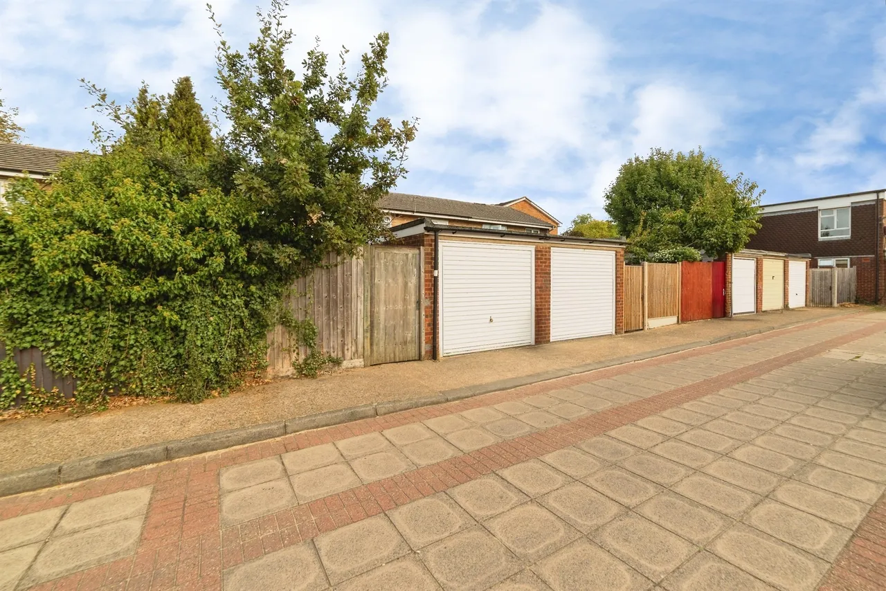Wood Common, Hatfield, AL10, photo 14