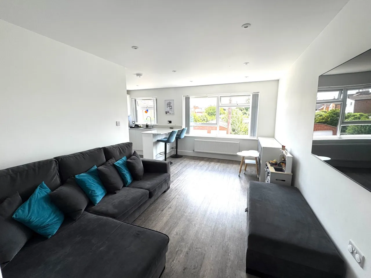 Queens Road, Surrey Egham, TW20, photo 3
