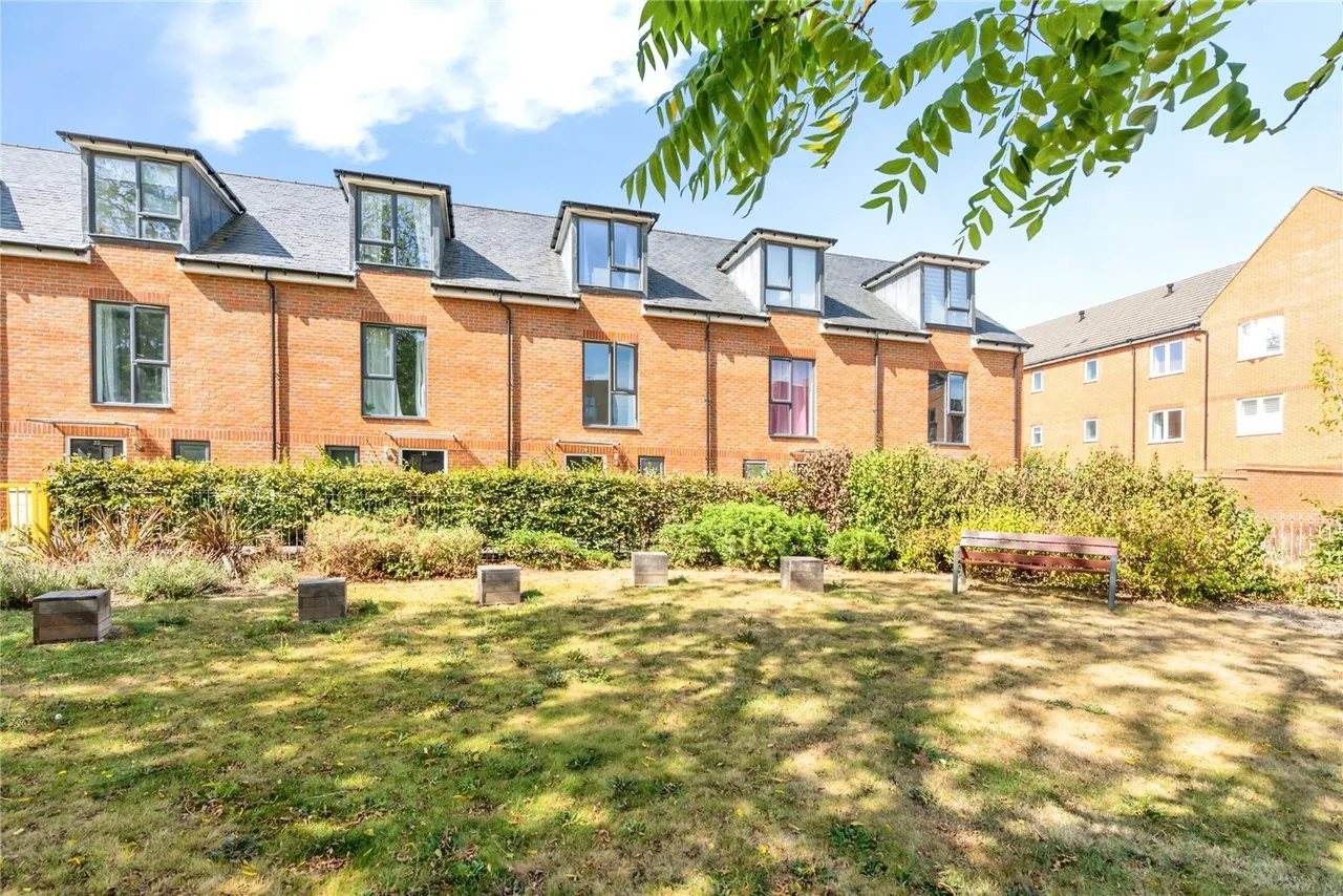 Pinewood Way, Chichester, PO19, photo 9