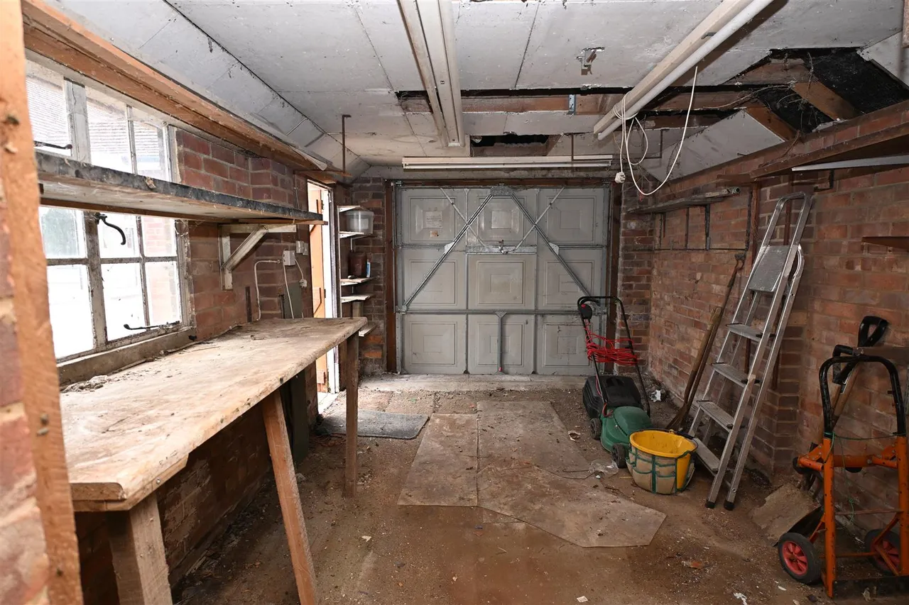 Park Avenue, Old Basing, photo 26