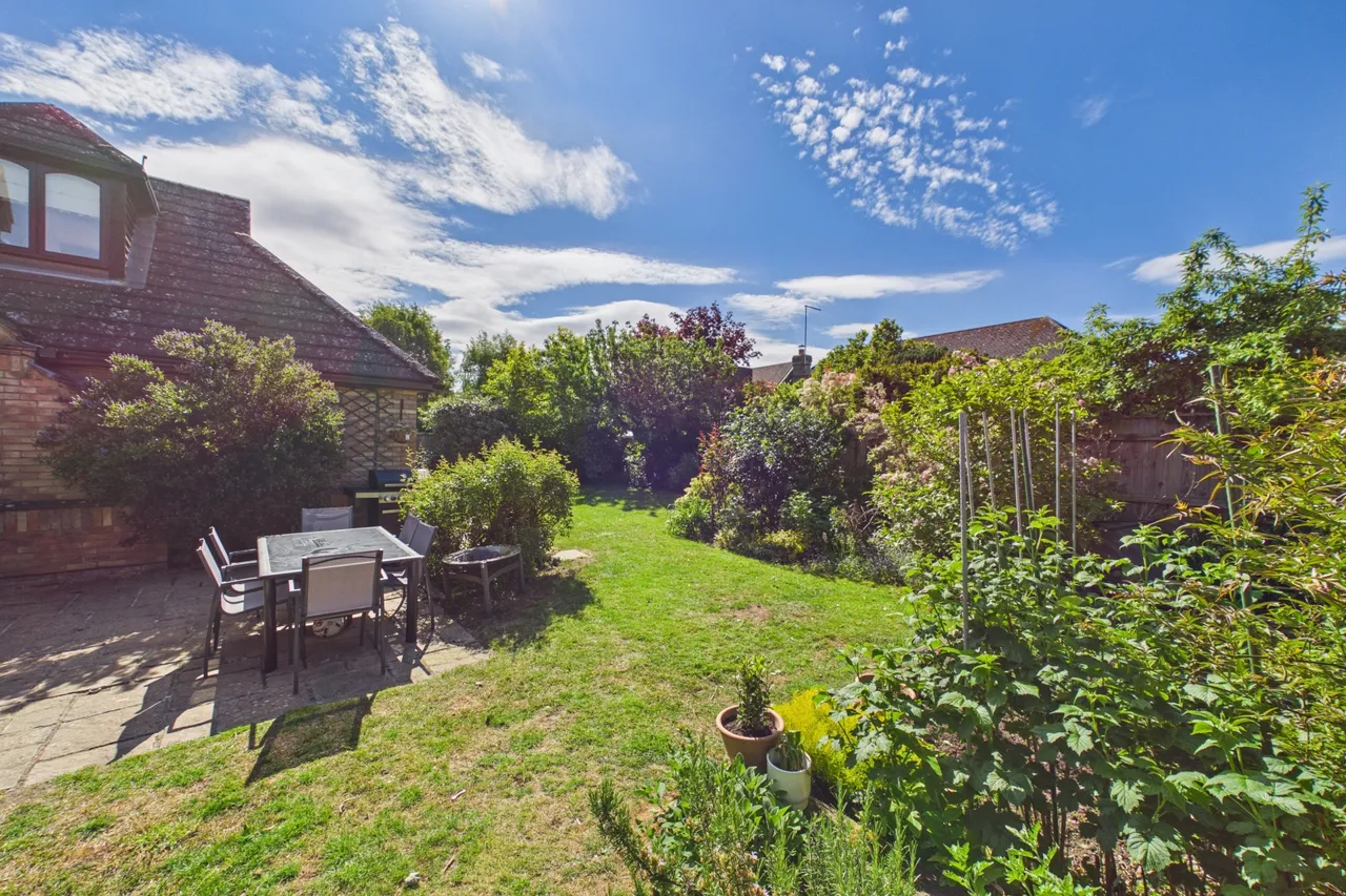 Home Farm Road, Houghton, PE28, photo 3