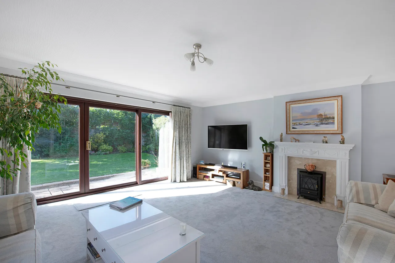 Home Farm Road, Houghton, PE28, photo 5