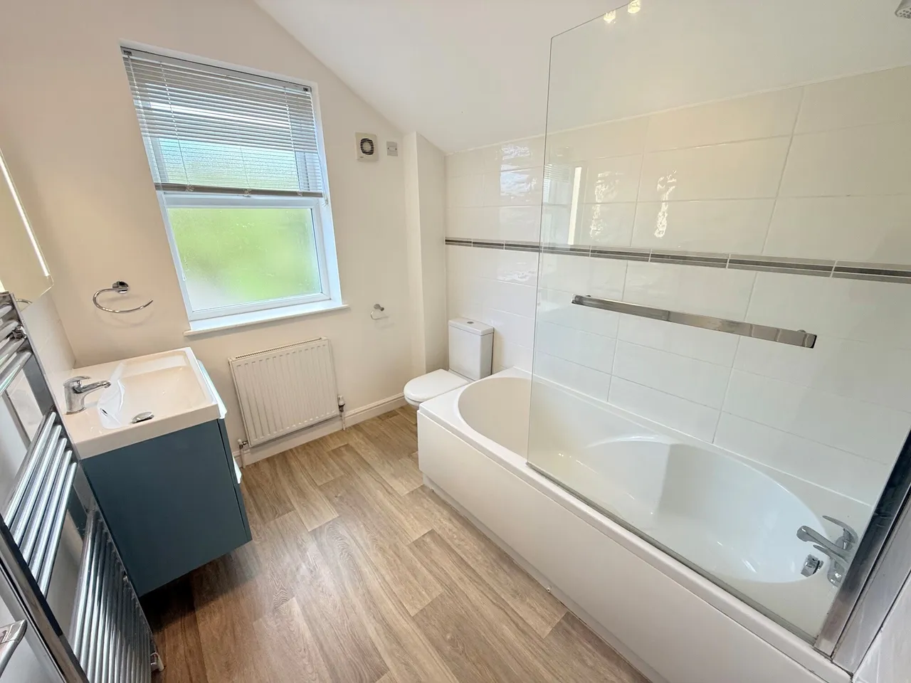 Gordon Road, Burton Joyce, NG14, photo 17