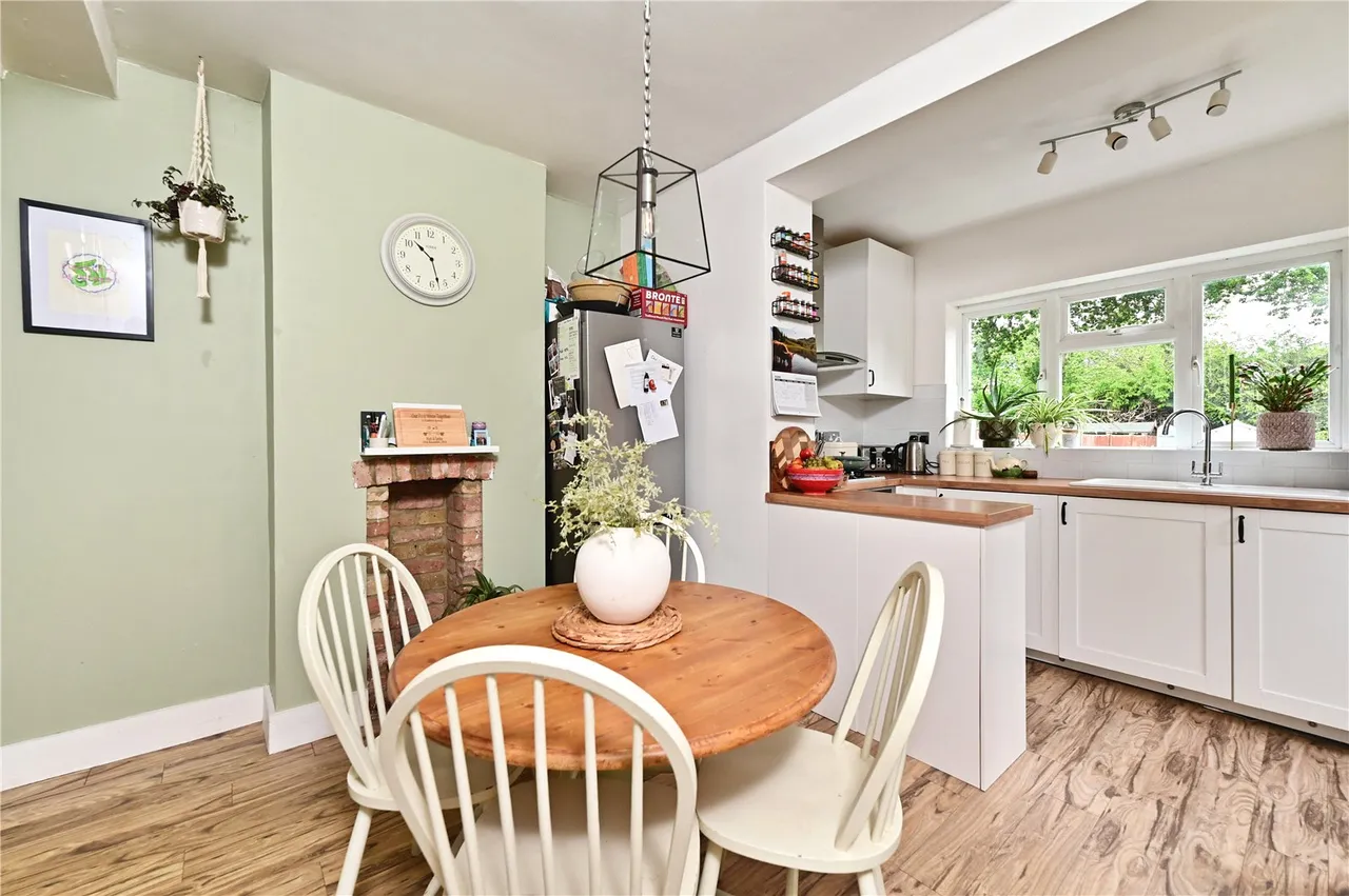 Cranford Avenue, Church Crookham, Fleet, Hampshire, GU52 6QU, photo 5