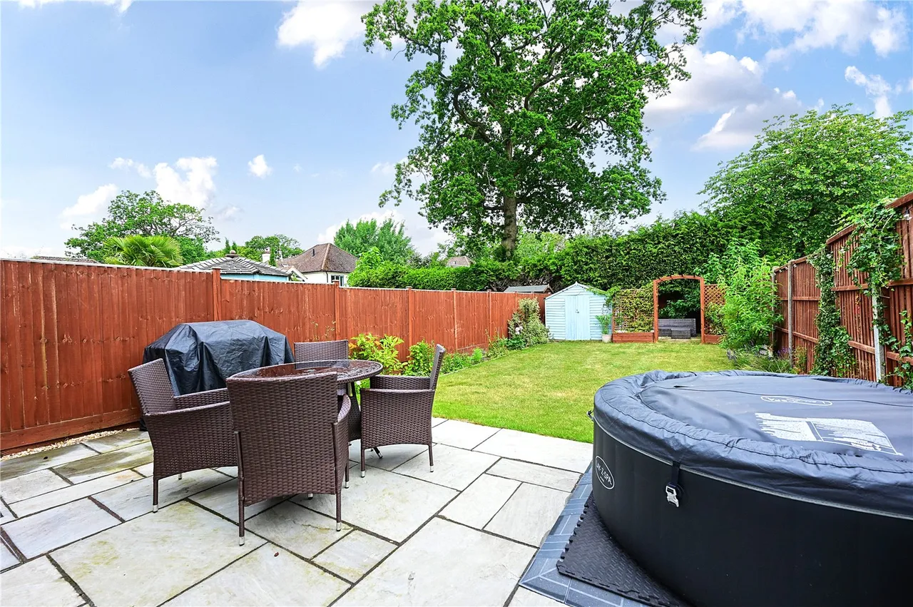 Cranford Avenue, Church Crookham, Fleet, Hampshire, GU52 6QU, photo 4