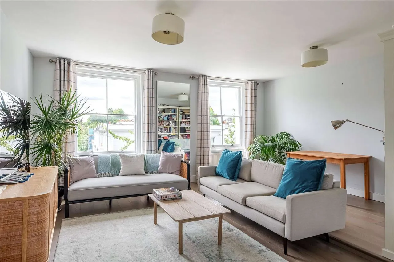 2 bed flat for sale — Palace Gardens Terrace, London, W8 4RP