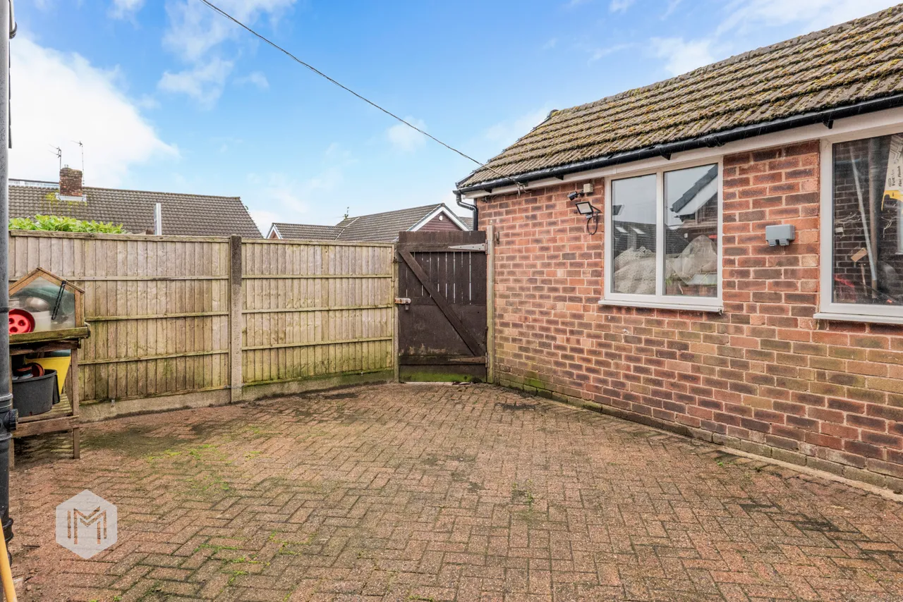 Stretton Road, Greenmount, Bury, BL8 4DF, photo 11