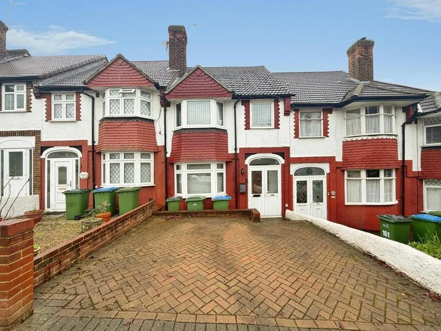 3 bed house for sale, Castlewood Drive, London, SE9