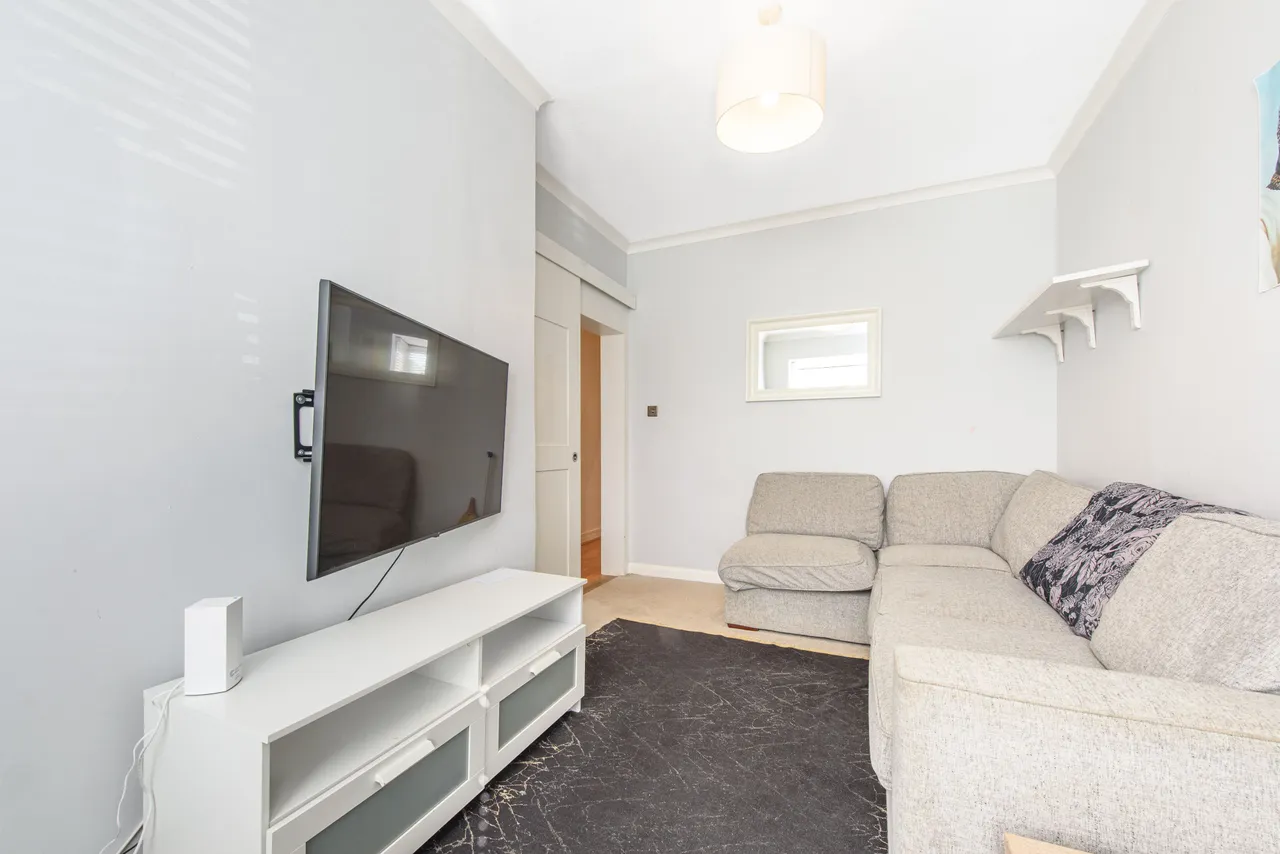 10a, Holly Park Road, London, photo 4