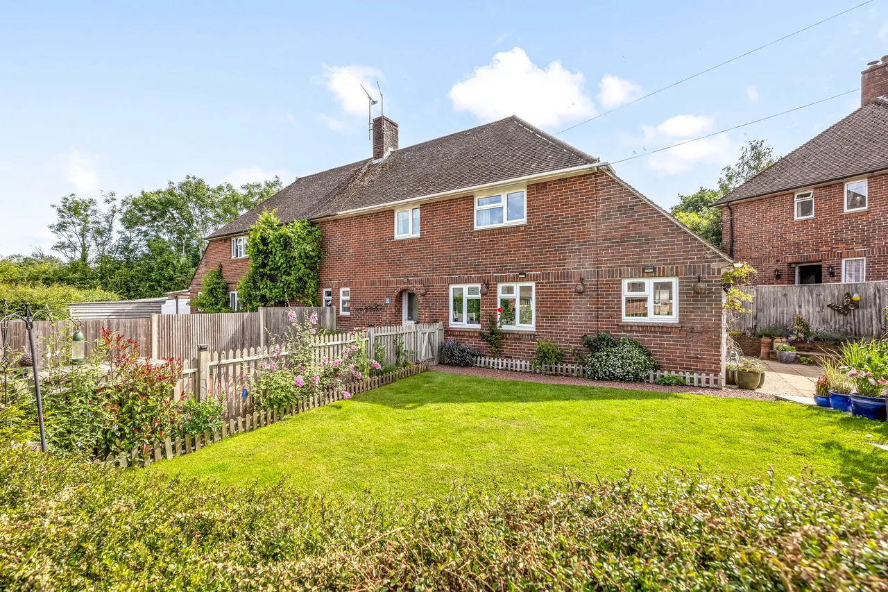 3 bed property for sale, Furze Road, Rudgwick, RH12