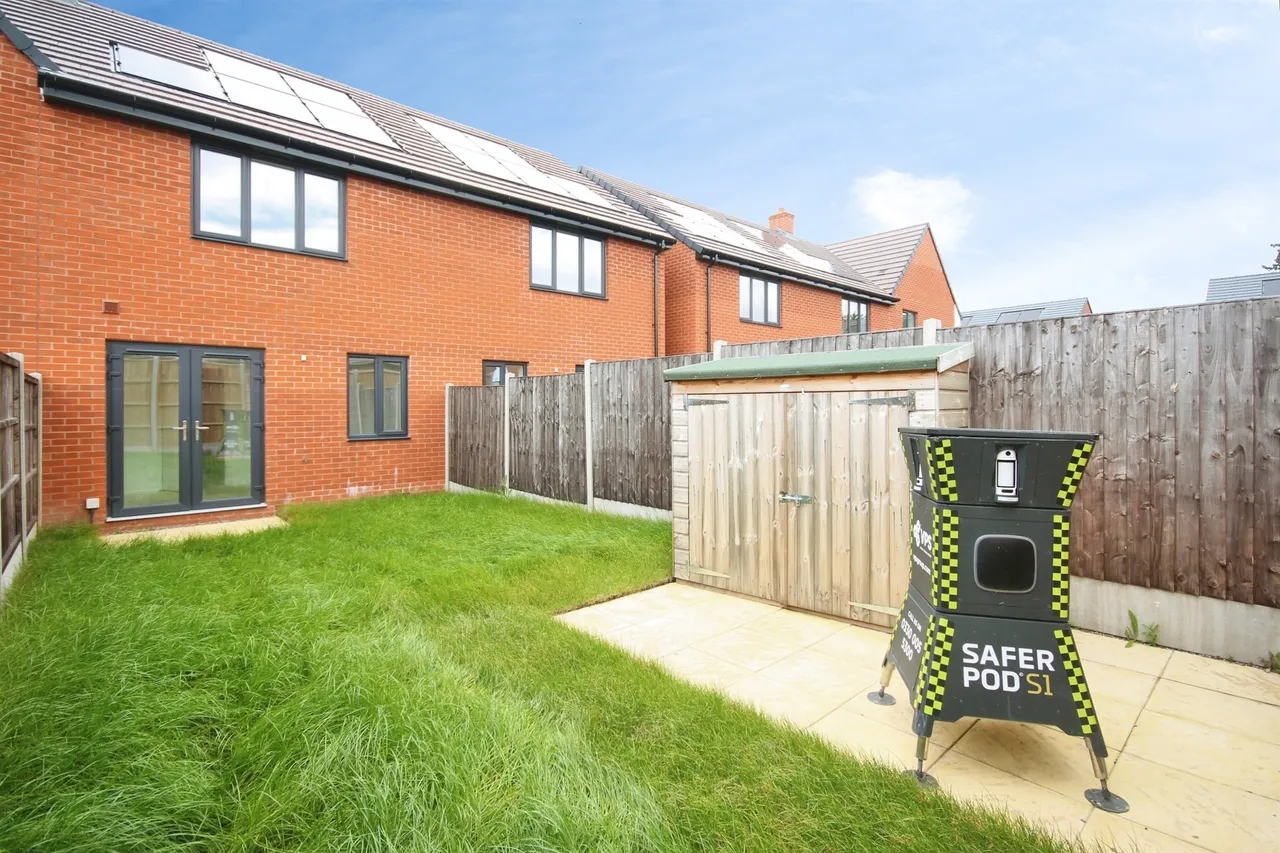 Wyre Lane, Long Marston, CV37, photo 9