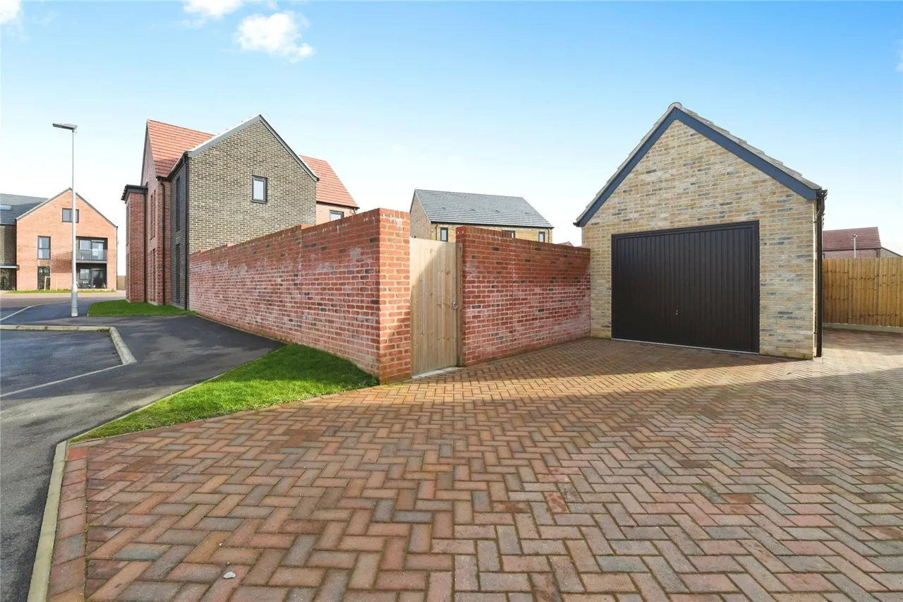 Southfields, Conrad Road, Witham, CM8, photo 11