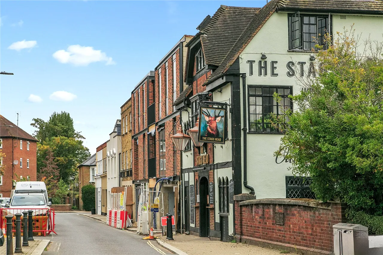 Priests Bridge, East Sheen, SW14, photo 9