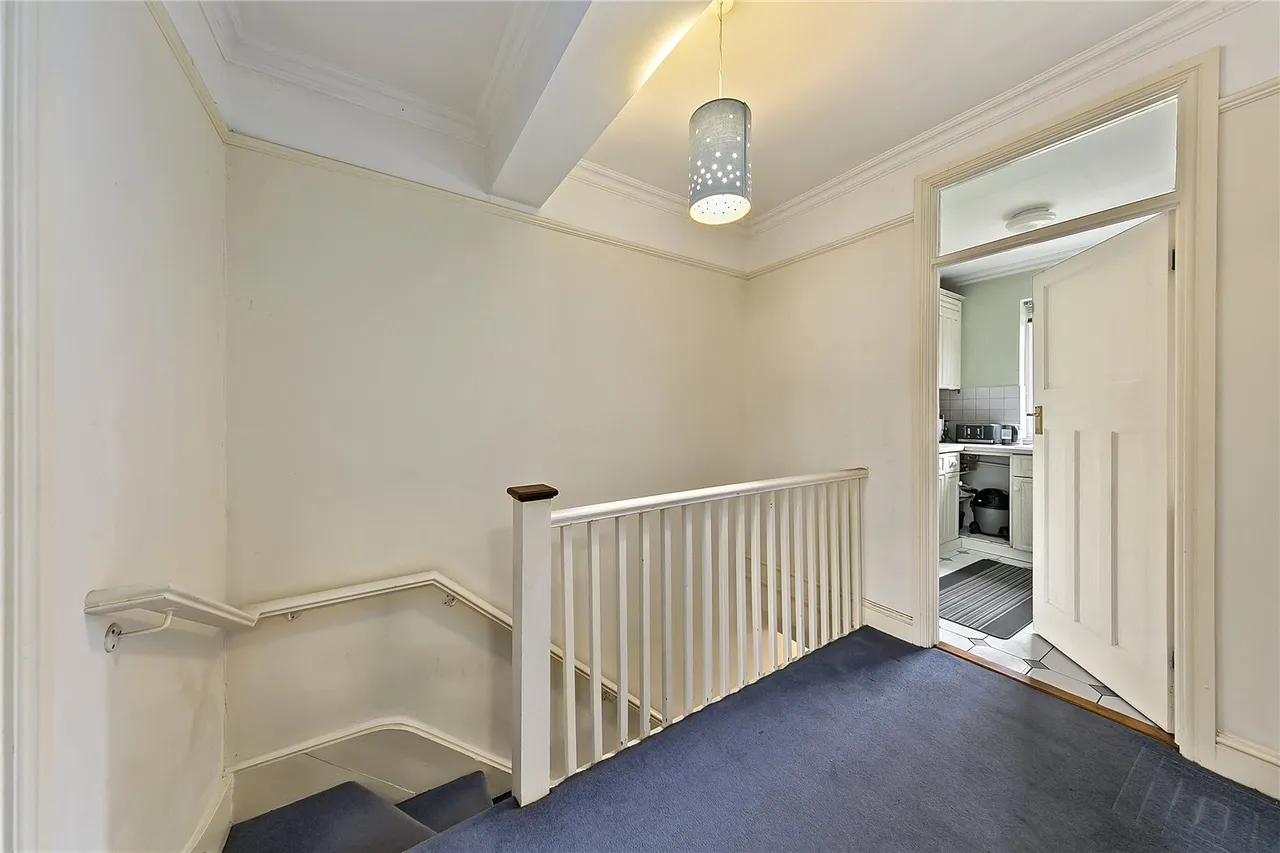 Priests Bridge, East Sheen, SW14, photo 6