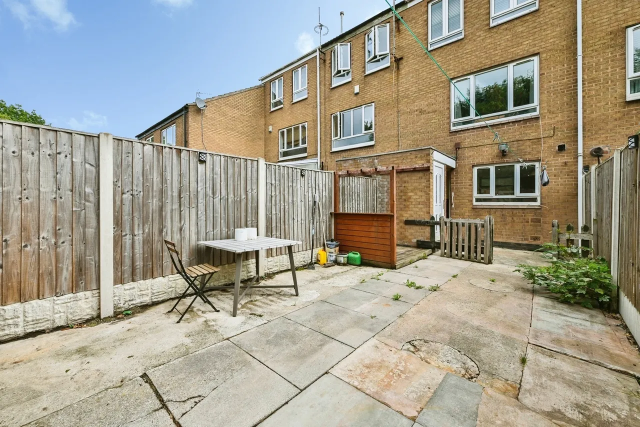Soudan Drive, Nottingham, Nottinghamshire, NG2, photo 2