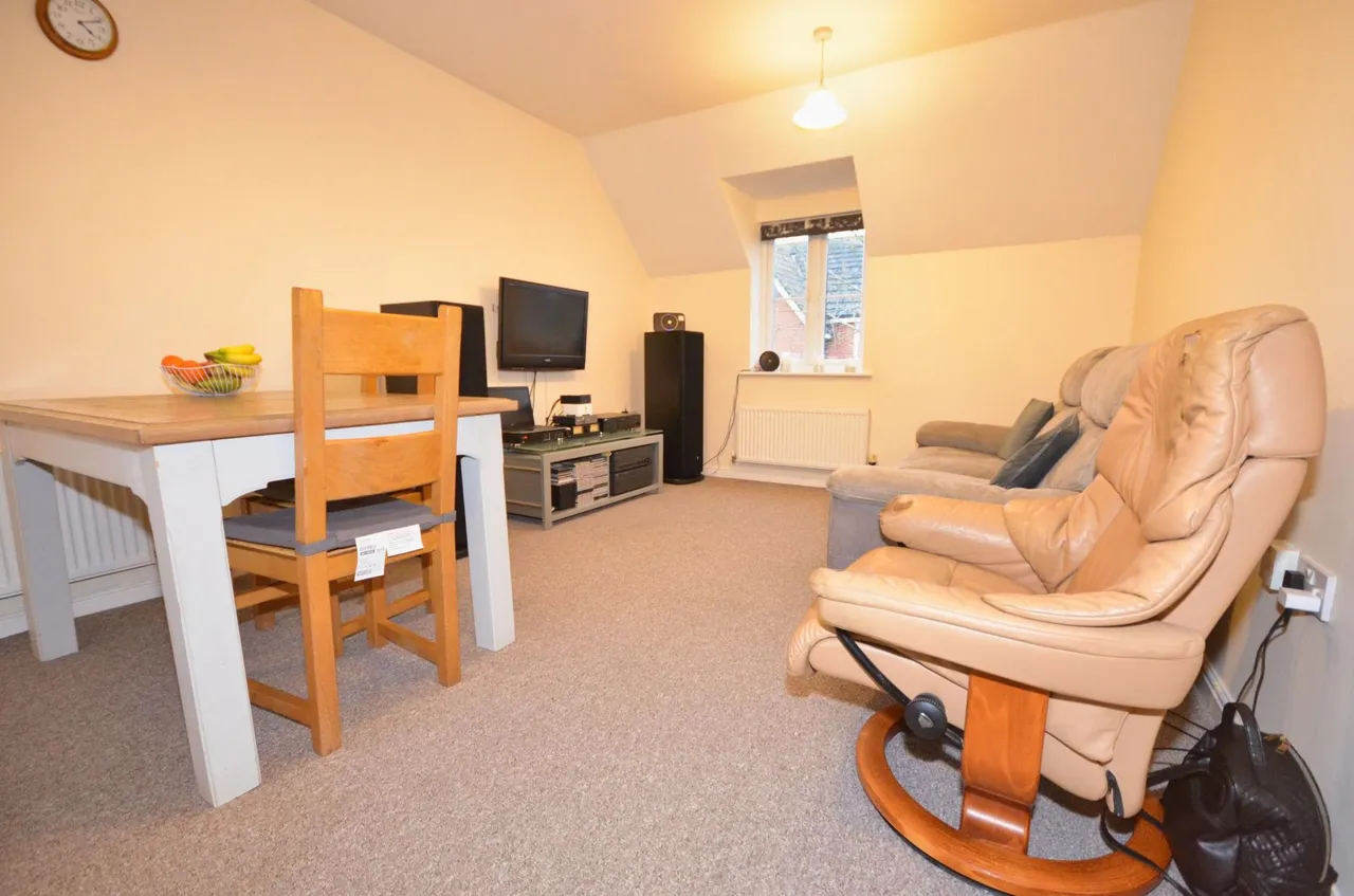 Chequers Close, Corby, NN18, photo 8