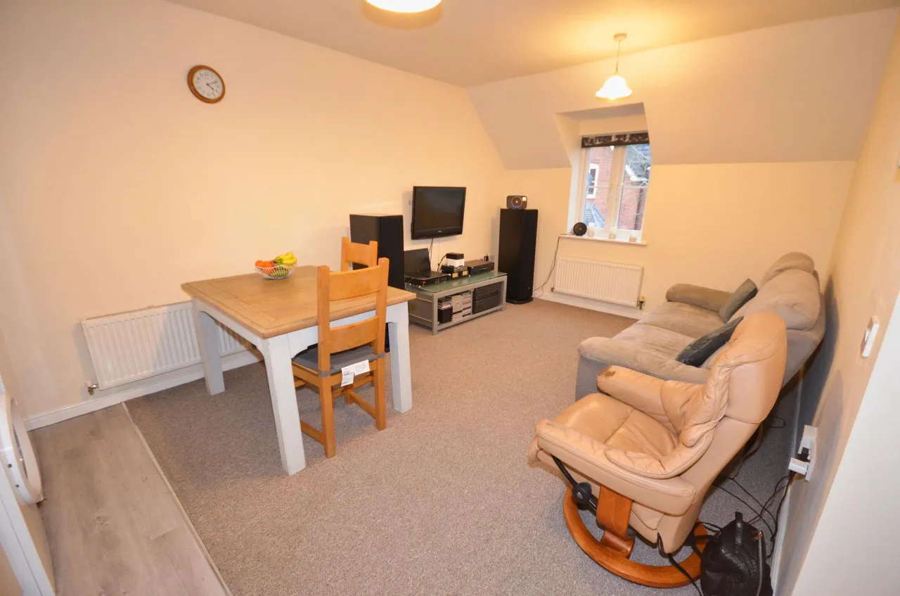 Chequers Close, Corby, NN18, photo 2