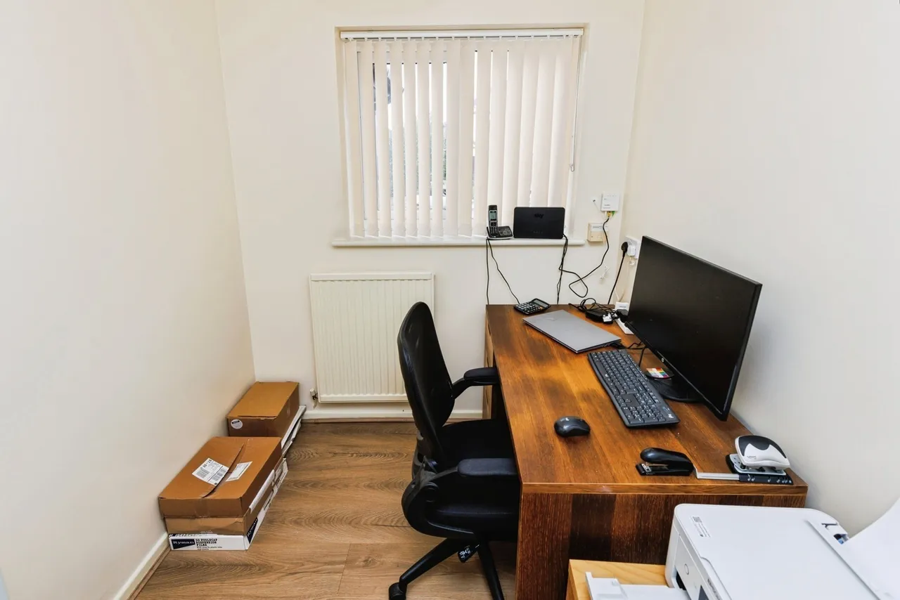 Box Lane, Wrexham, LL12, photo 7