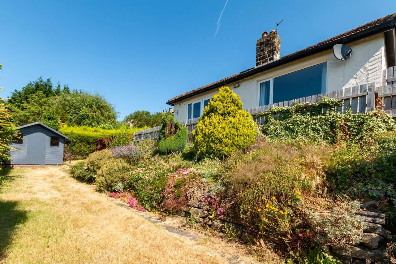 3 bed house for sale, Moor Edge, Harden, BD16