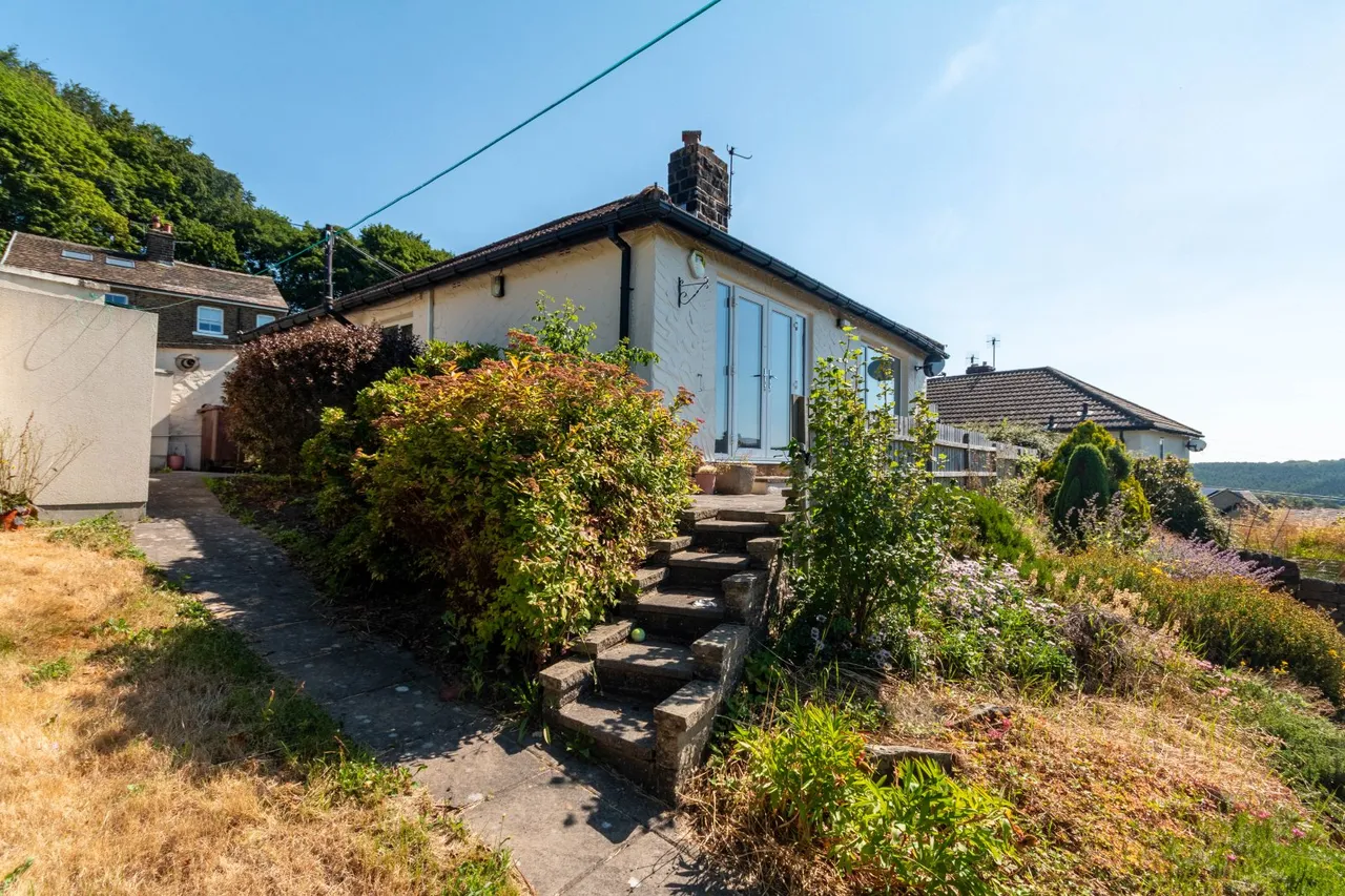 Moor Edge, Harden, BD16, photo 9