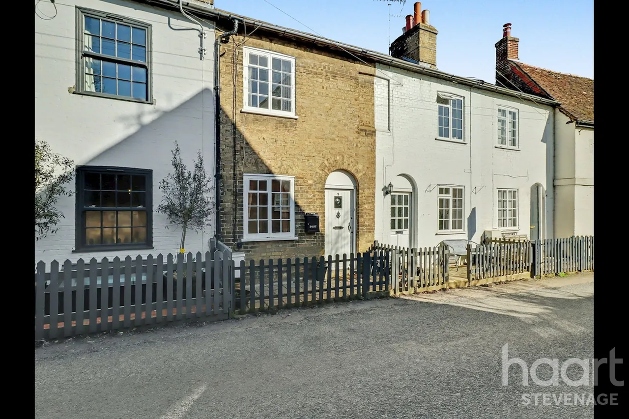 2 bed house for sale, High Street, Hitchin, SG4