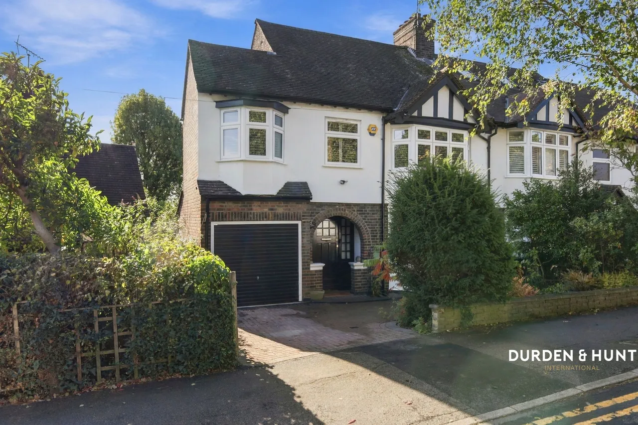 3 bed house for sale, Woodberry Way, Chingford, E4