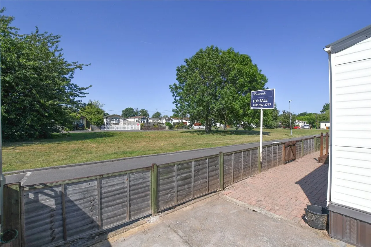 Grovelands Park, Winnersh, Wokingham, Berkshire, RG41, photo 3