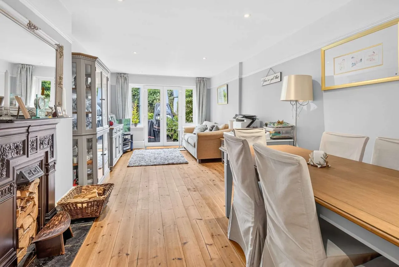 Stag Lane, Buckhurst Hill, Essex, IG9 5TD, photo 6