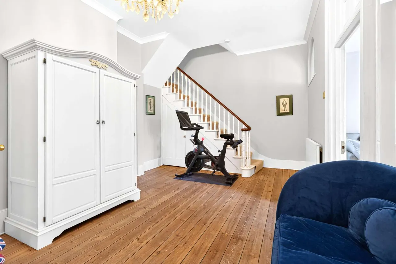 Stag Lane, Buckhurst Hill, Essex, IG9 5TD, photo 8