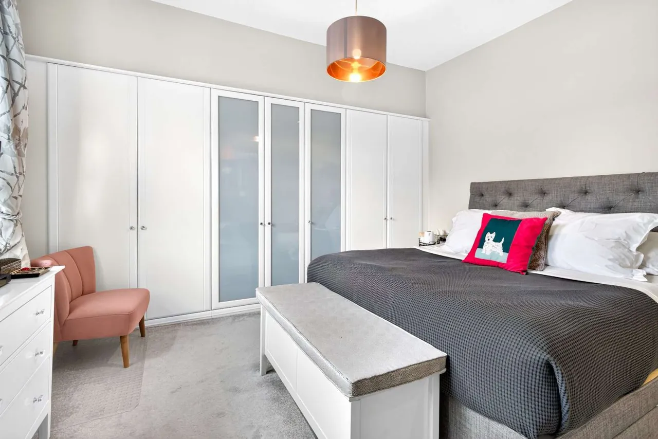 Stag Lane, Buckhurst Hill, Essex, IG9 5TD, photo 9
