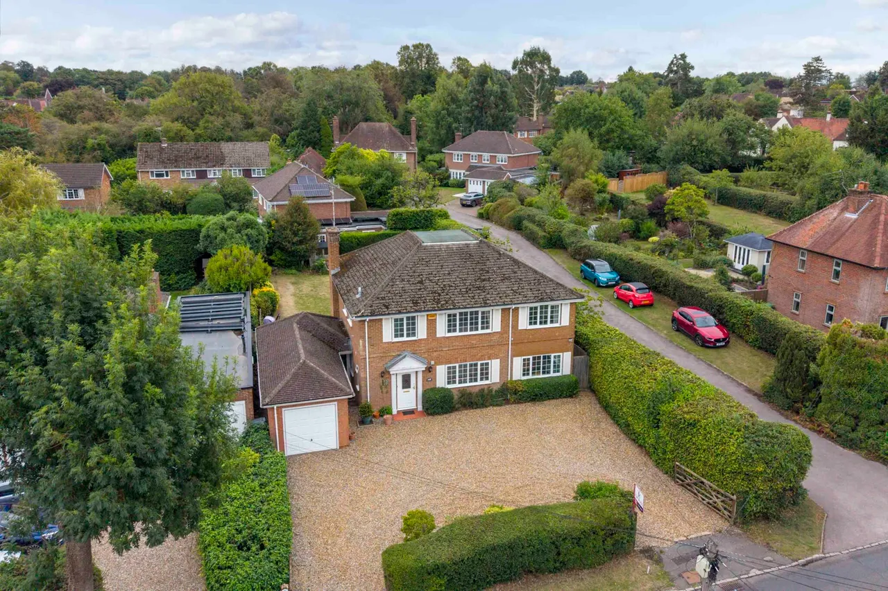 5 bed house for sale, New Road, Penn, HP10