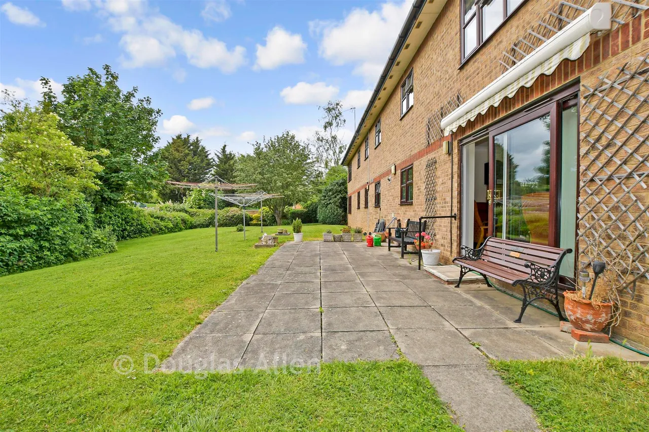 Abbs Cross Gardens, Hornchurch, RM12, photo 12